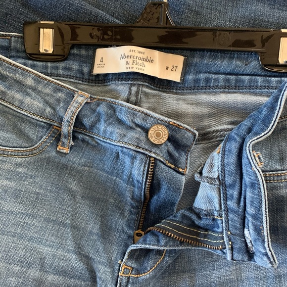 Jeans - Picture 2 of 3